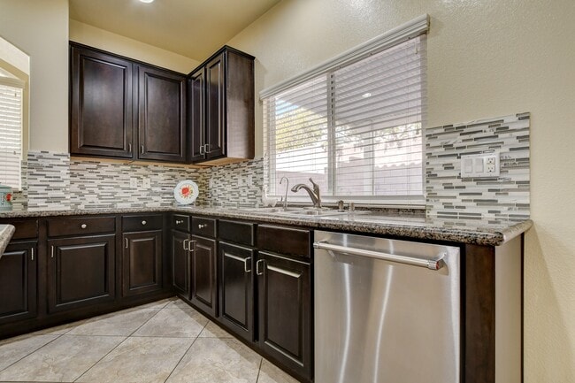 Building Photo - 6416 Shawnee Springs Ct