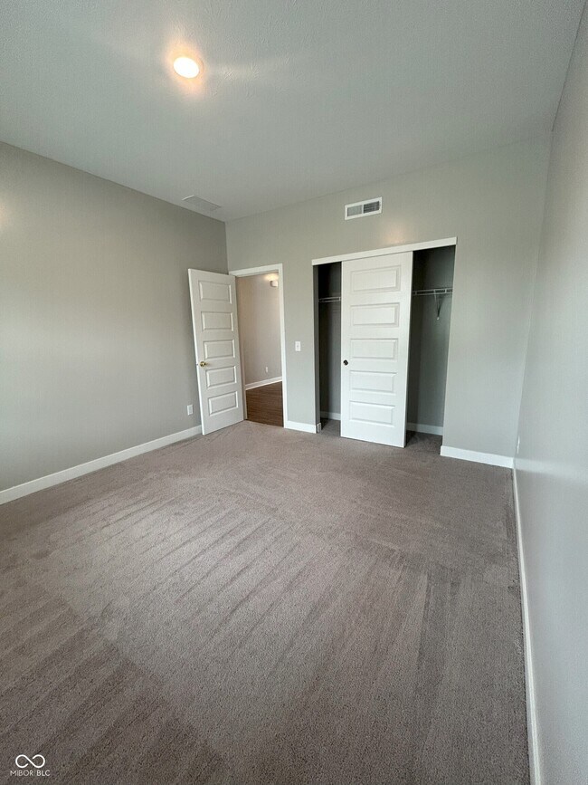 Building Photo - 1269 Bristol Pl