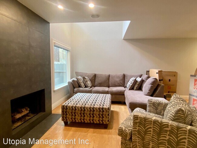Building Photo - 5291 Colodny Dr