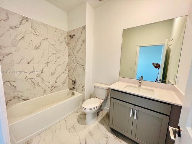 Building Photo - 1079 Haywagon Trl