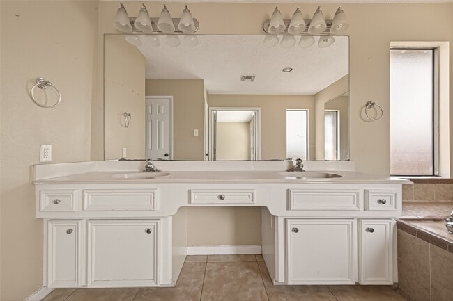 Building Photo - 14703 Stanbridge Dr