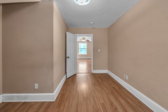 Building Photo - 31 Ripley St