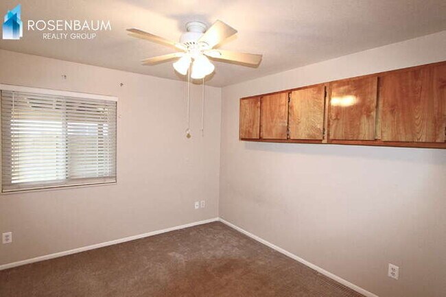 Building Photo - Gorgeous 4-bedrooms, 2-baths home with den in Peoria!