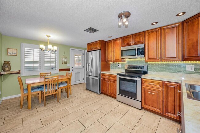 Building Photo - 1000 Crane Ct