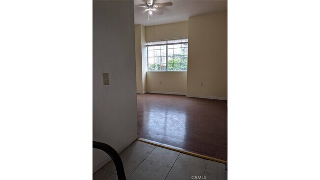 Building Photo - 643 E Broadway-