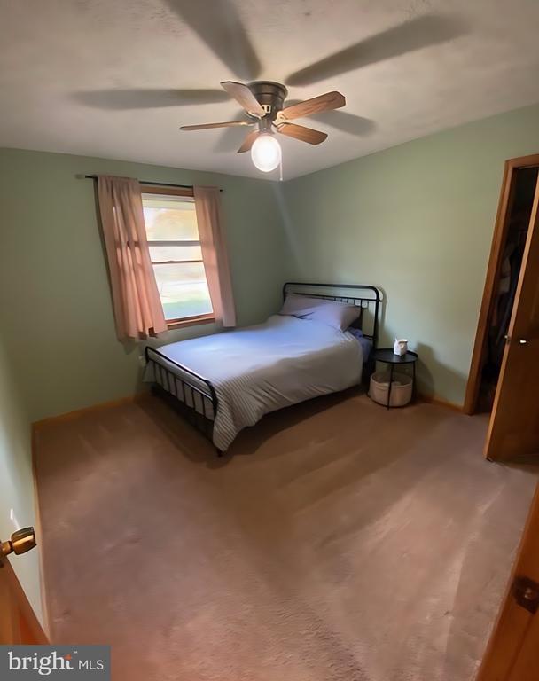 Building Photo - 8624 Valley Dr