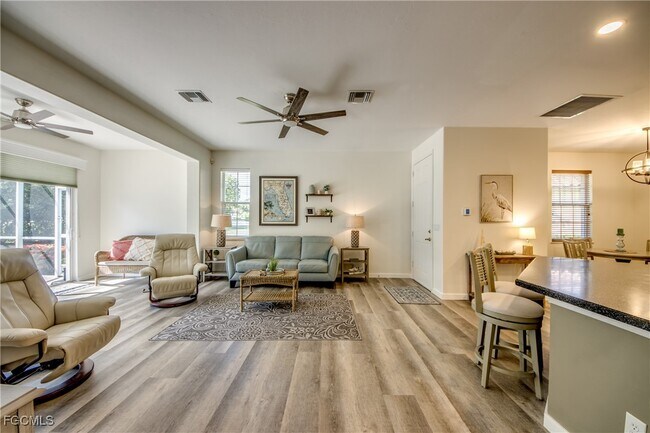Building Photo - 10519 Diamante Way