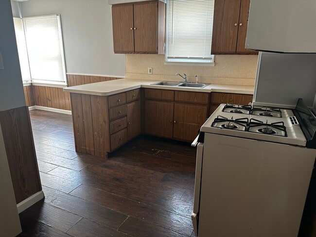 Building Photo - 3 Bedroom home in Centerline