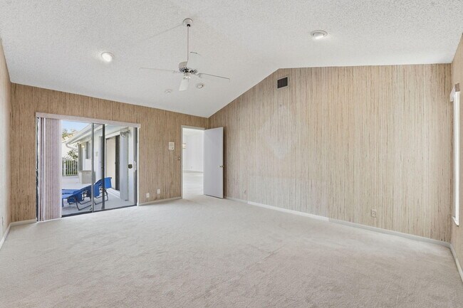 Building Photo - 9476 El Clair Ranch Rd