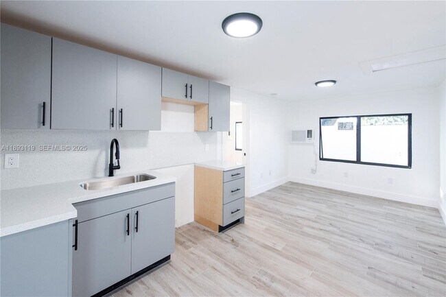 Building Photo - 764 NW 36th Ave