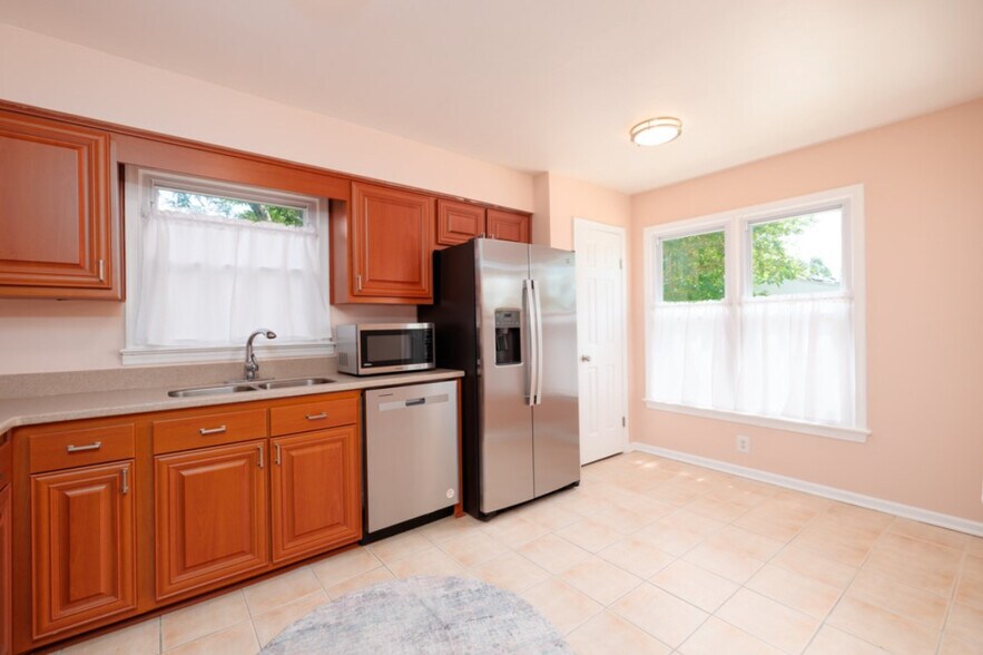 Building Photo - 1705 Maryus Ct
