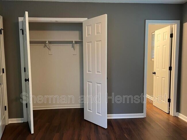 Building Photo - 2714 Fair Oak Ct