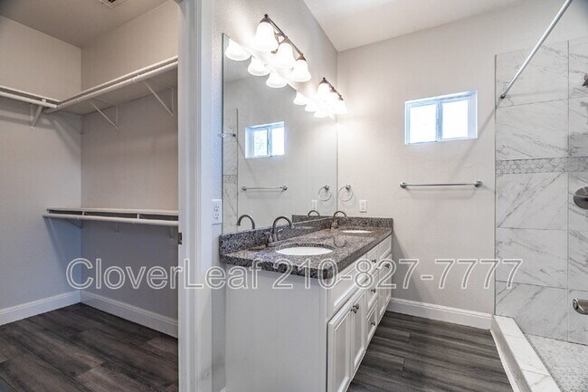 Building Photo - 5707 Midcrown Dr