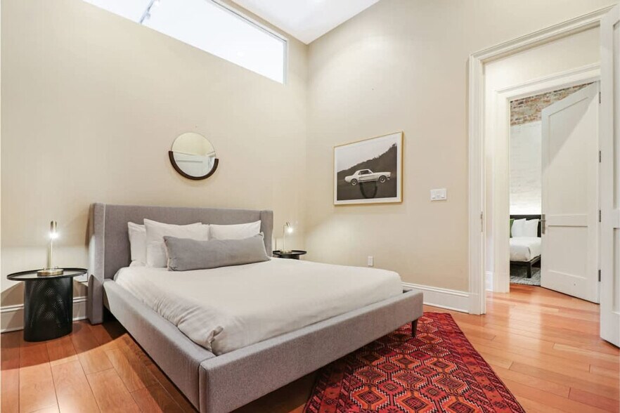 Building Photo - 822 Perdido St