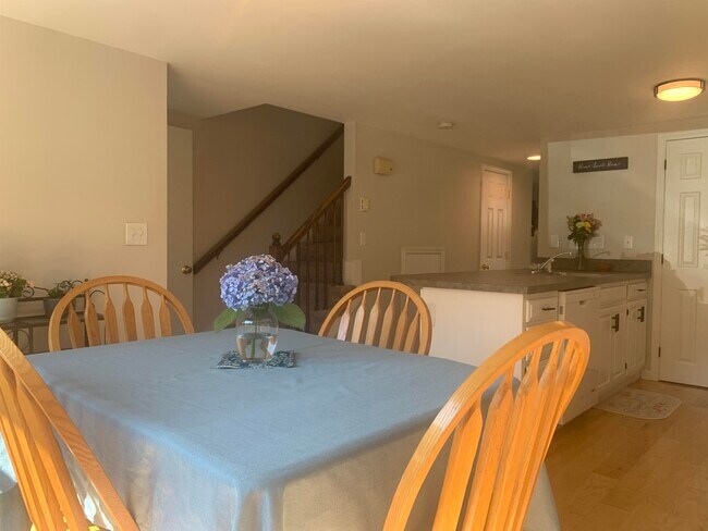 Building Photo - 508 Piscassic St