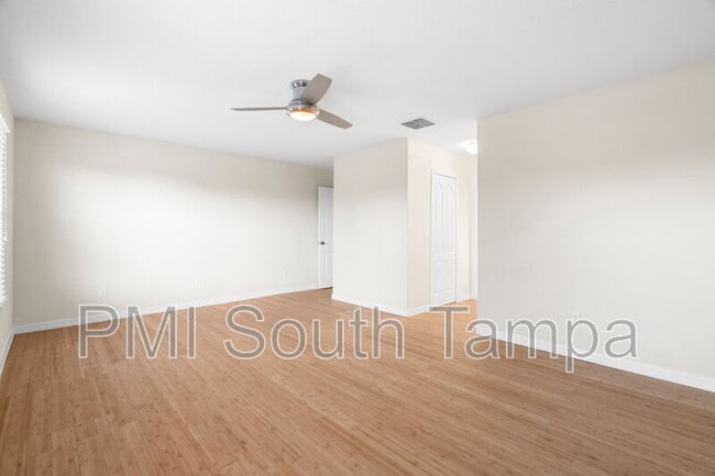 Building Photo - 13740 Newport Shores Dr