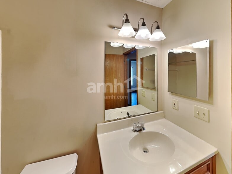 Building Photo - 5016 Scalton Pl