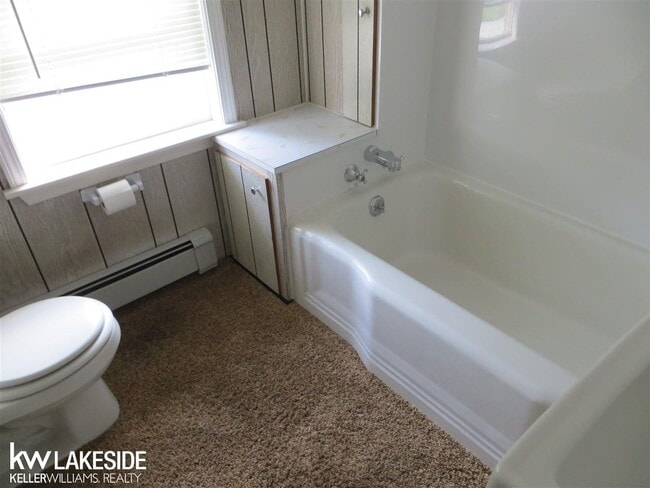 Building Photo - 18270 Sycamore St