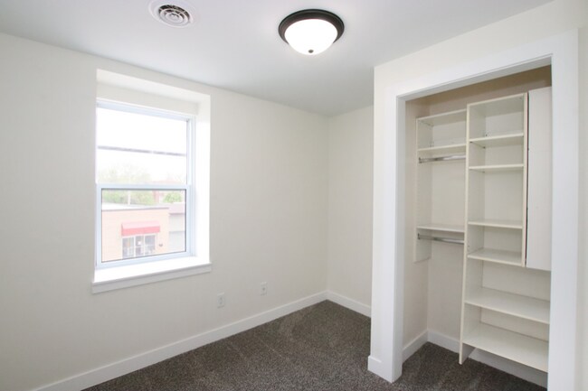 Building Photo - 14.5 Fond du Lac St