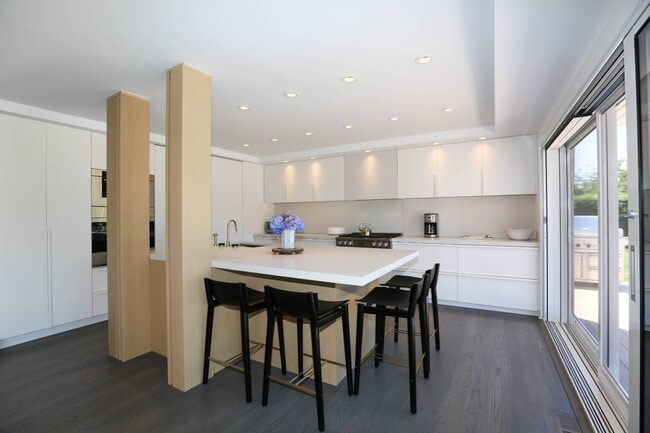 Building Photo - 117 Erica's Ln