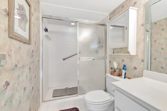 Building Photo - 7280 Amberly Ln