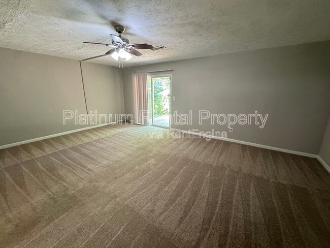 Building Photo - 270 Splitwood Ln