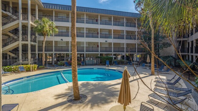 Building Photo - 23 S Forest Beach Dr