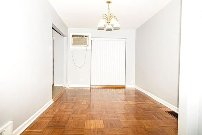 Building Photo - Stunning 3-Bedroom Townhome with One-Car Garage! Available NOW!