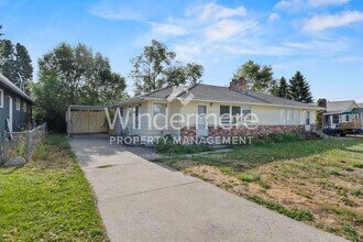 Building Photo - 822-824 N Wilbur Rd