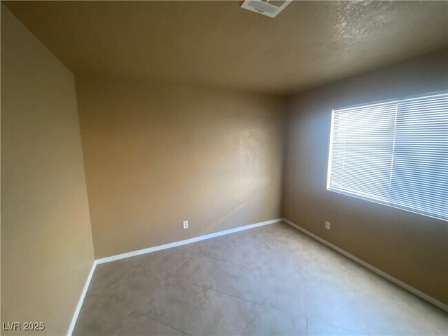 Building Photo - 8436 Palmada Dr