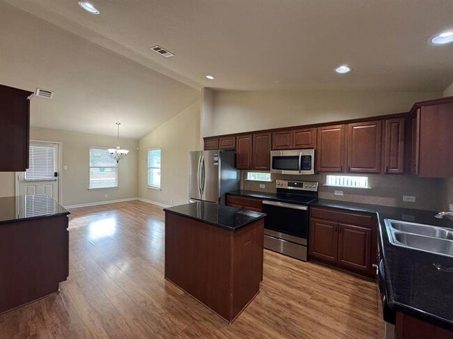 Building Photo - 1807 Colorado Bend Dr