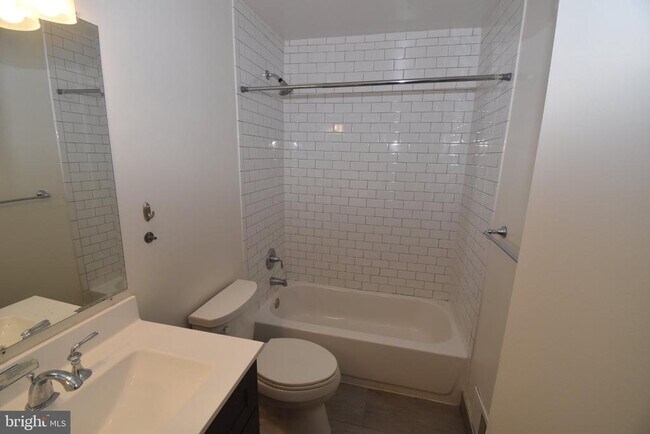 Building Photo - 1436 Greenmont Ct