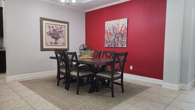 Building Photo - Lakeview Turnkey Furnished Home with Resort Amenities in Gated Rosedale!