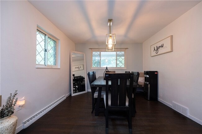 Building Photo - 109 Oak Ridge Dr