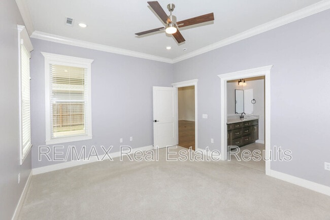 Building Photo - 1809 W Saddlebrook Ln