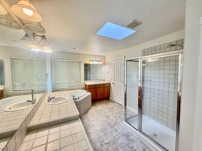 Building Photo - Sammamish Home.....