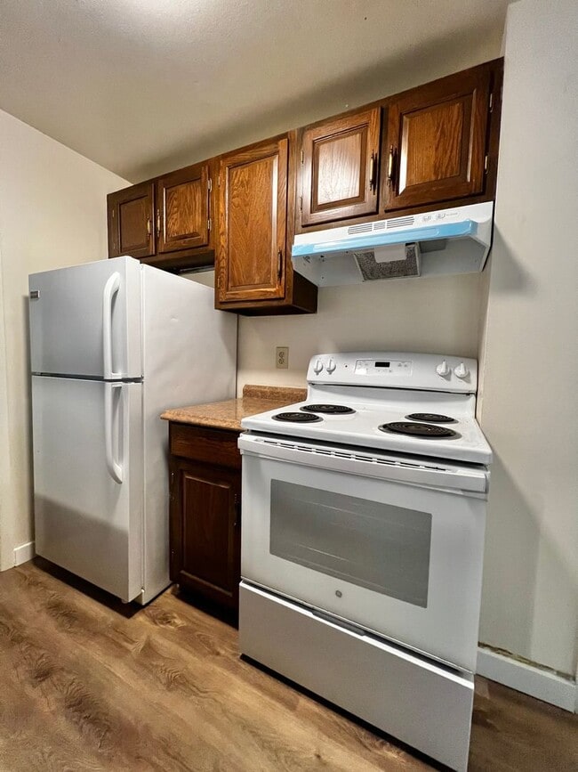 Building Photo - Mathews634 (KC-DT)