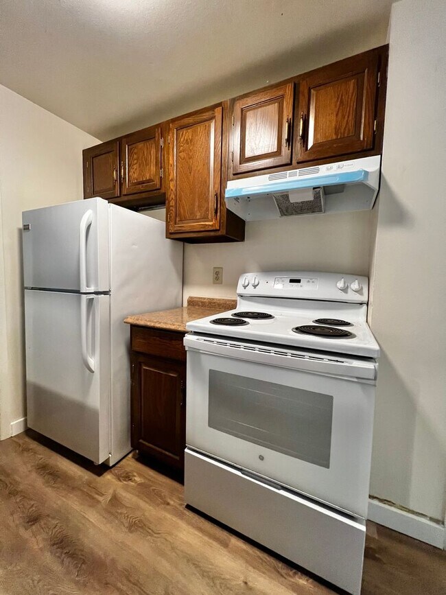 Building Photo - Mathews634 (KC-JF)