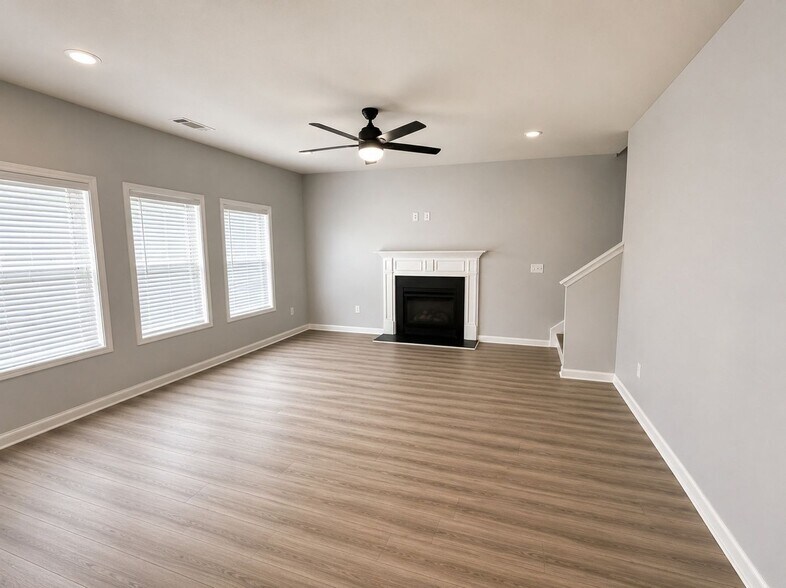 Building Photo - 1221 Bentwillow Way