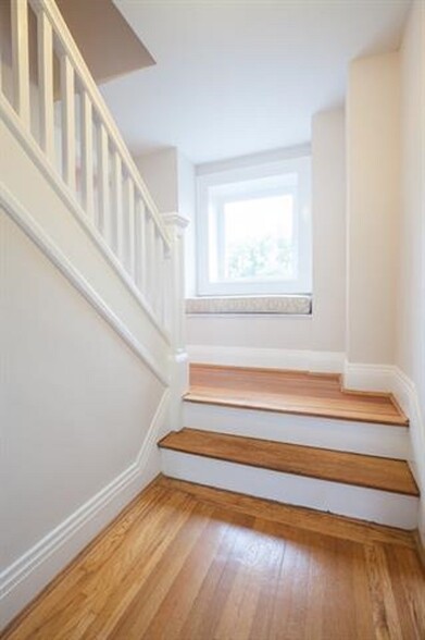 Stairway from Living Room - 314 Garrard St