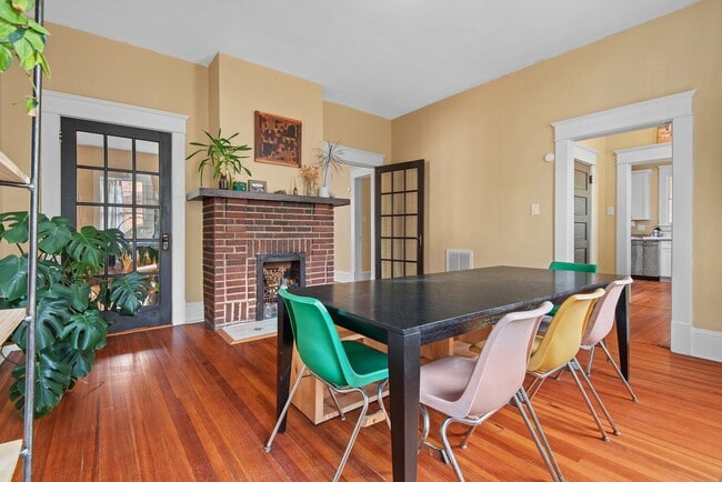 Building Photo - Gorgeous Home in Durham!