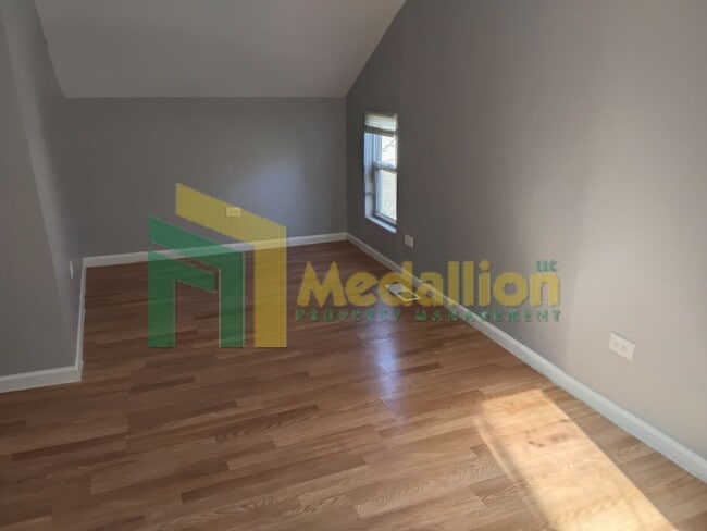 Building Photo - 1241 N Ashland Ave