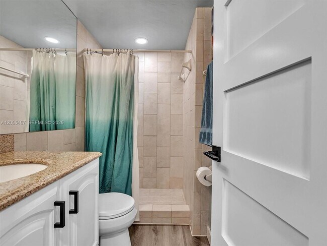 Building Photo - 9340 Lagoon Pl