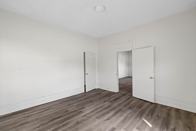 Building Photo - 1107 S Willow St