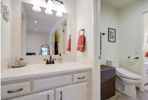 Building Photo - 844 Reichert Ave