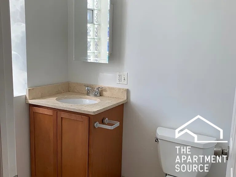 Building Photo - 1619 W Wallen Ave