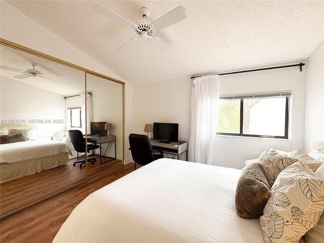 Building Photo - 2530 Windsor Way Ct