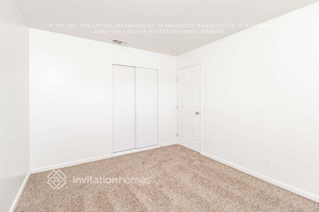 Building Photo - 6121 N Haven Dr
