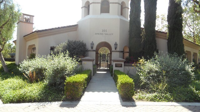 Building Photo - 33 Bonsall