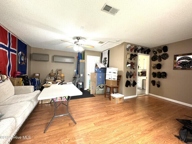 Building Photo - 304 Woody Way